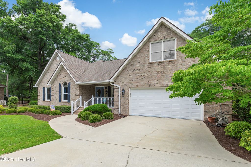 Photo of 275 Golfview Court SW, Supply, NC 28462 (MLS # 100508279)