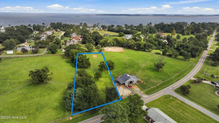 657 Bells Island Road, photo 1 of 7