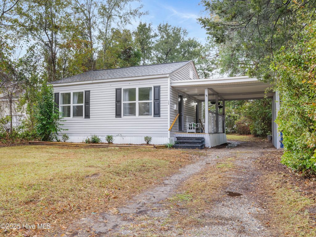 Photo of 125 Preston Road, Jacksonville, NC 28540 (MLS # 100544589)