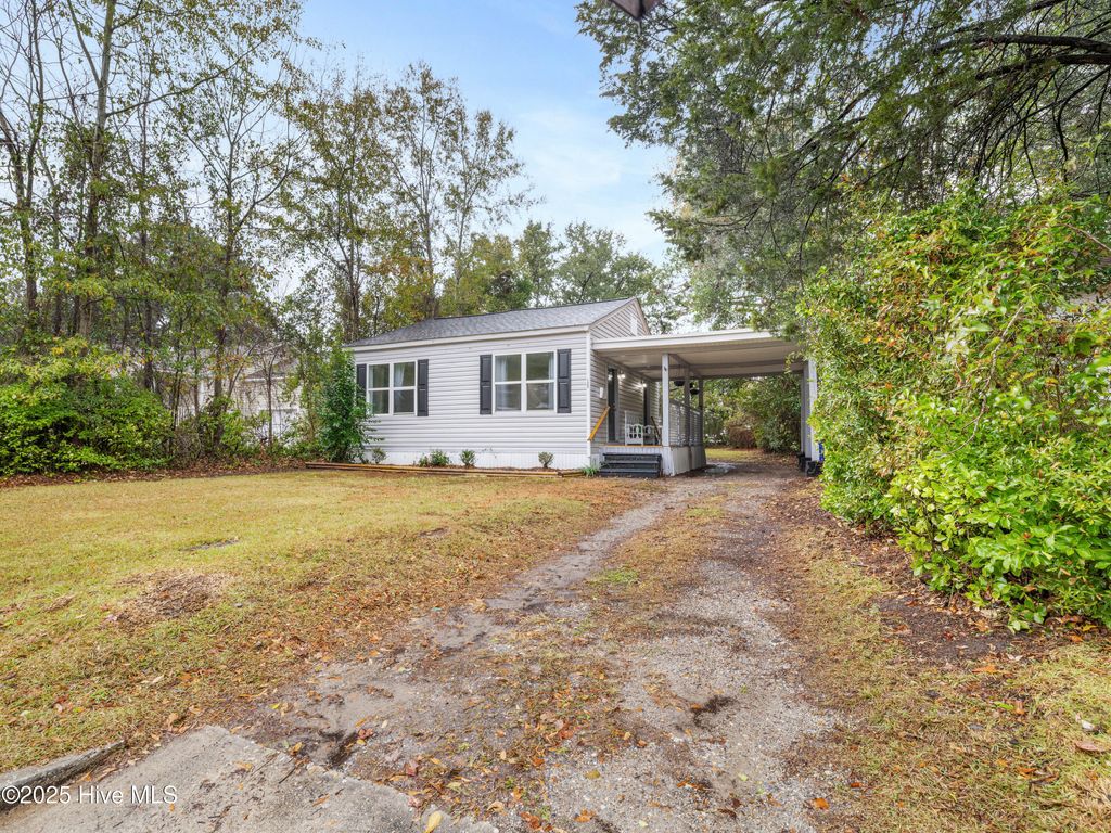 Photo of 125 Preston Road, Jacksonville, NC 28540 (MLS # 100544589)