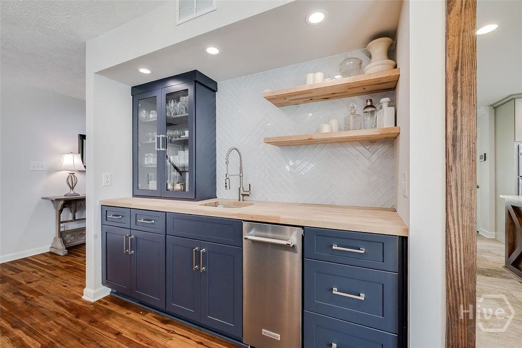 Photo of 17 Ramsgate Road, Savannah, GA 31419 (MLS # SA352210)