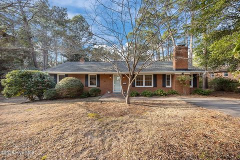 Homes For Sale - 670 N Saylor Street<br/> Moore County, Southern Pines, NC 28387