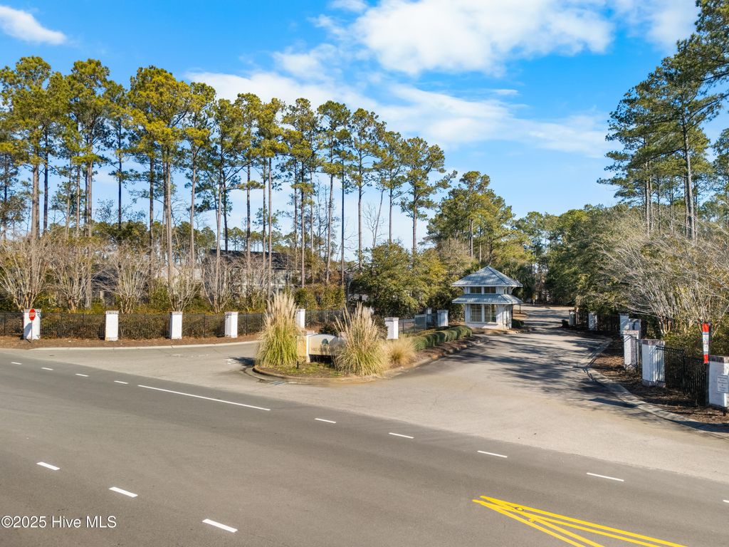 Photo of 702 Lakeland Drive SE, Bolivia, NC 28422 (MLS # 100487314)