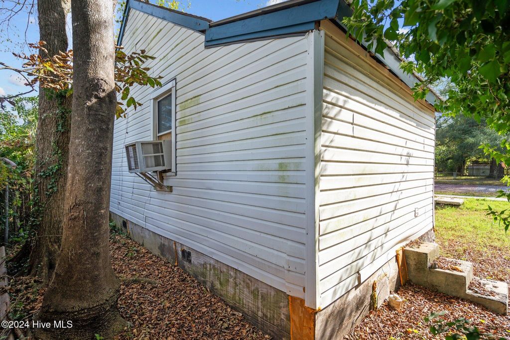 Photo of 513 Swann Street, Wilmington, NC 28401 (MLS # 100489440)