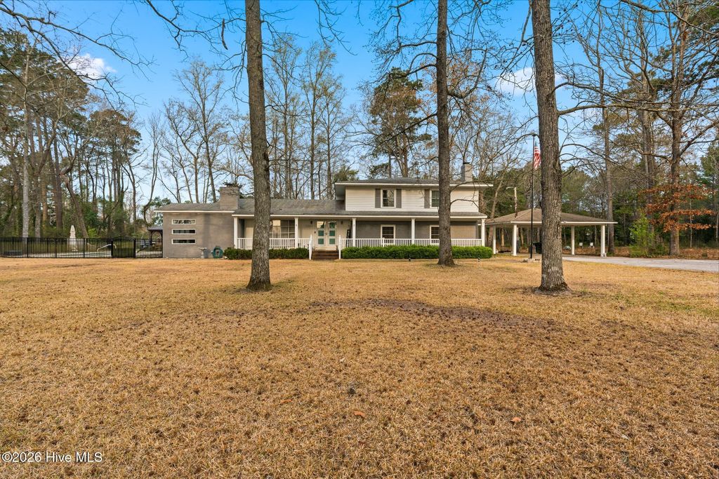 Photo of 1203 Turnpike Road, Laurinburg, NC 28352 (MLS # 100560001)