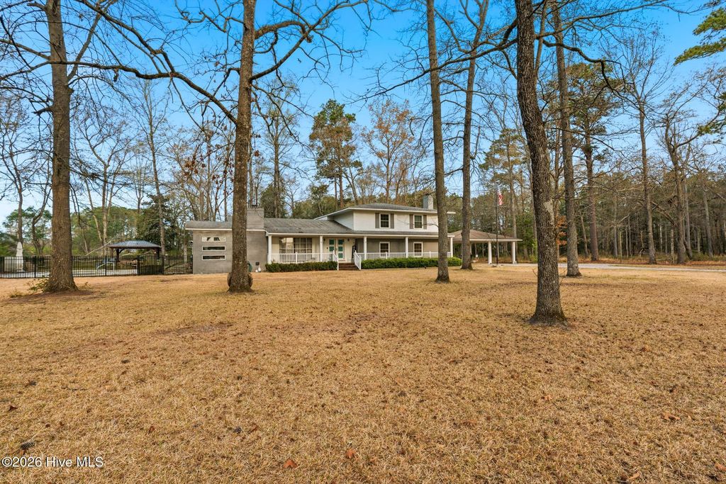 Photo of 1203 Turnpike Road, Laurinburg, NC 28352 (MLS # 100560001)