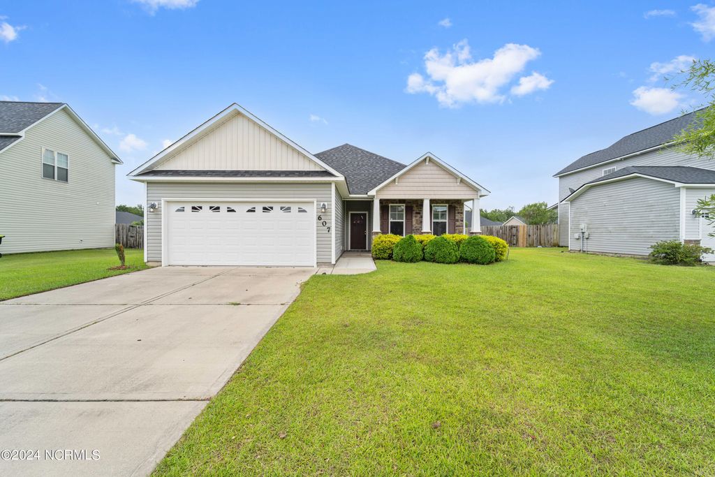 Photo of 607 Drummond Grove Lane, Jacksonville, NC 28546 (MLS # 100577305)