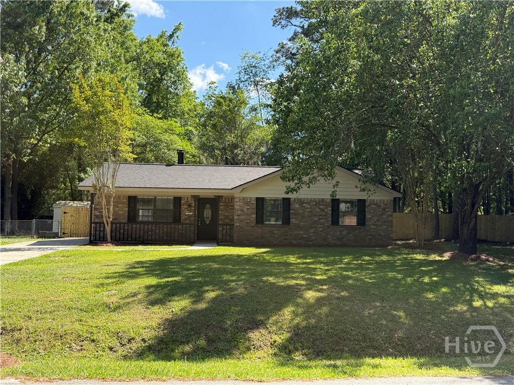 Photo of 215 Pinecrest Place, Pooler, GA 31322 (MLS # SA353346)