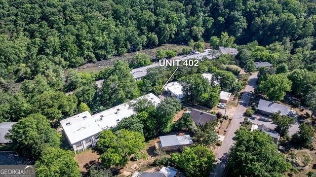 585 White Circle 402
