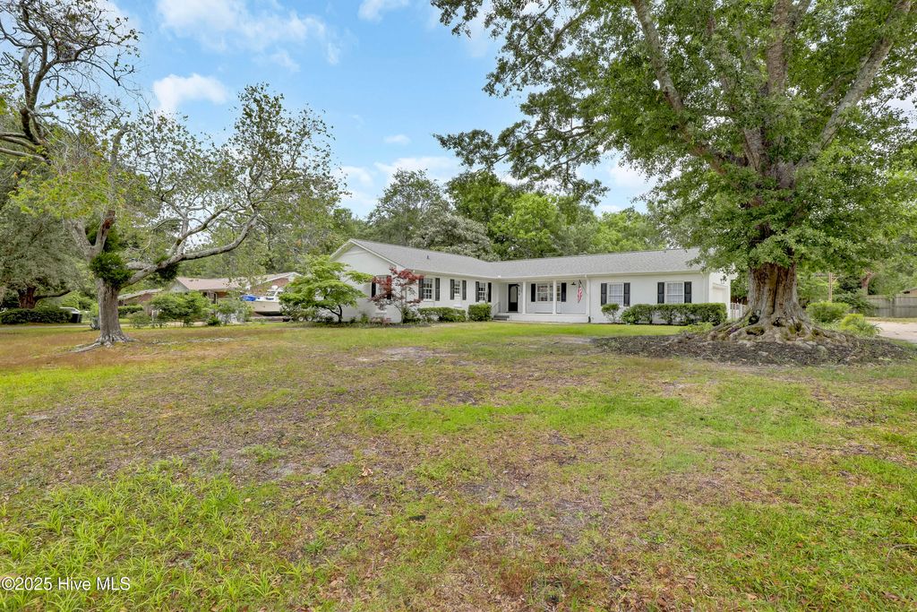 Photo of 914 Greenhowe Drive, Wilmington, NC 28409 (MLS # 100566321)