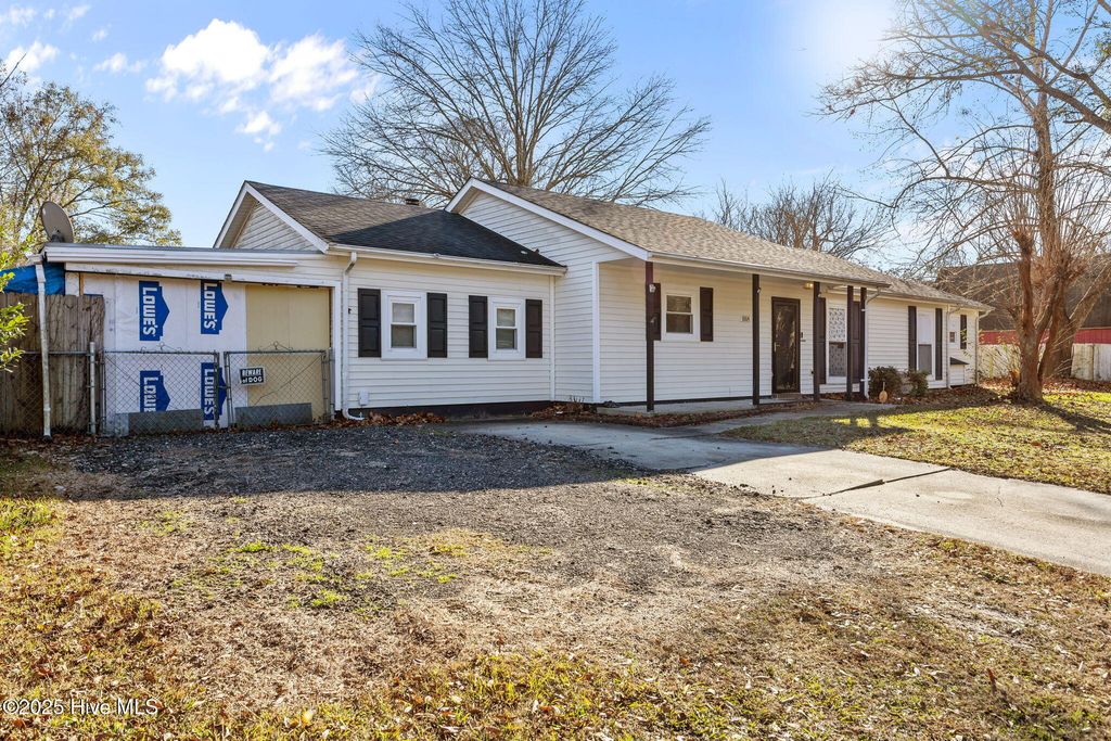 Photo of 1004 Springdale Drive, Jacksonville, NC 28540 (MLS # 100545401)