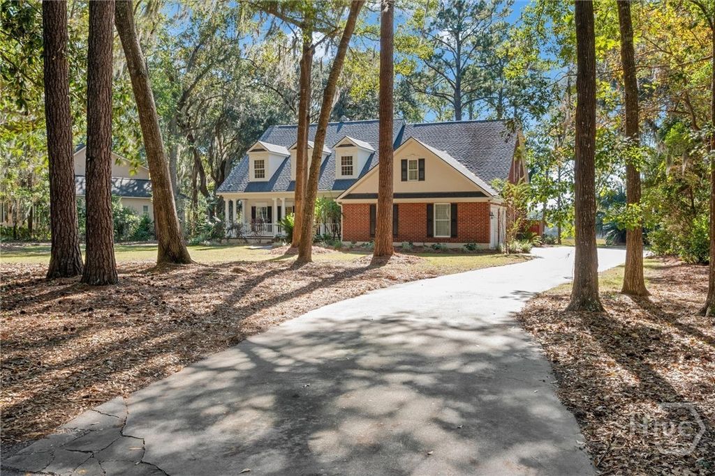 Photo of 262 Mingarry Drive, Richmond Hill, GA 31324 (MLS # SA343117)
