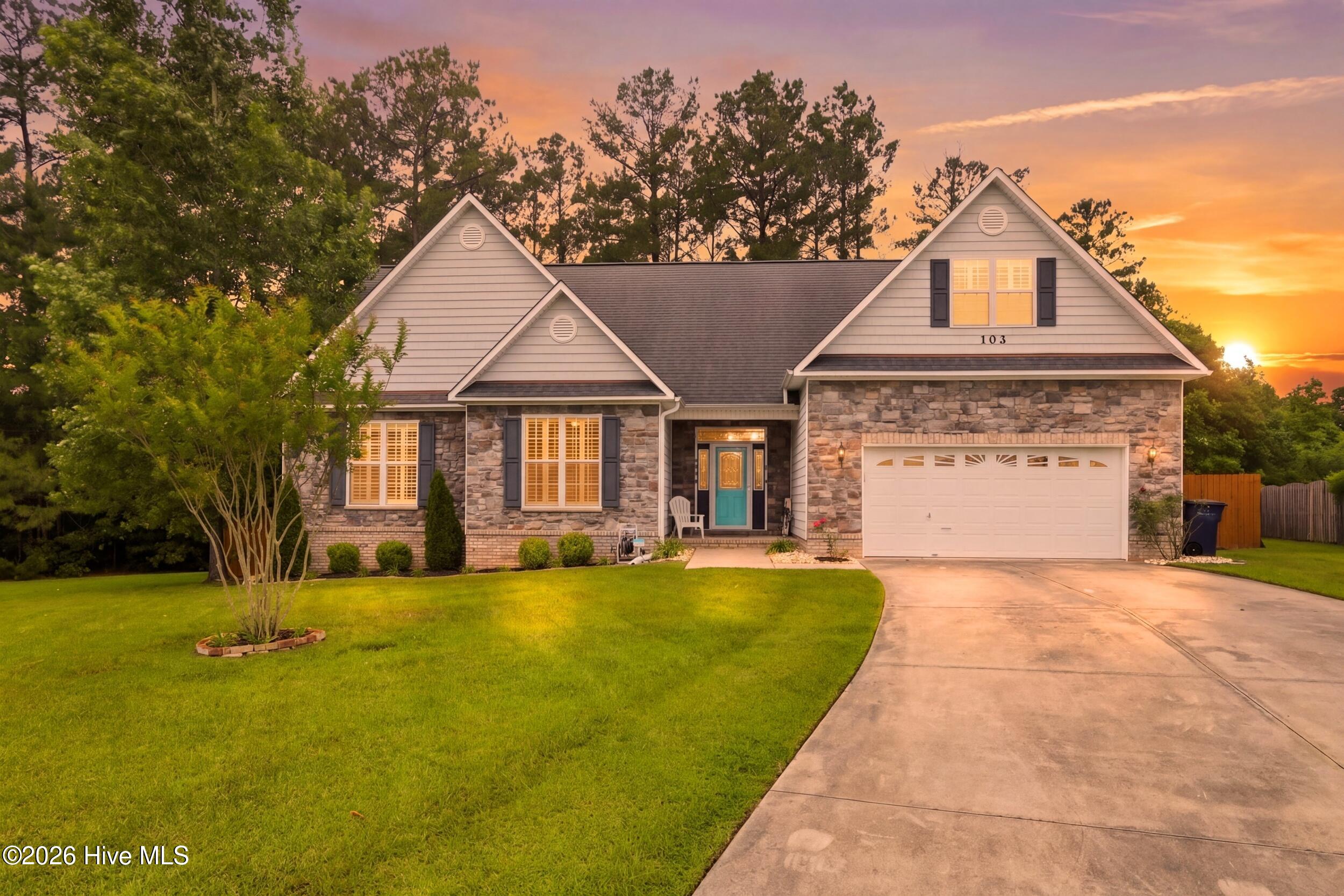 102 Kingswood Court