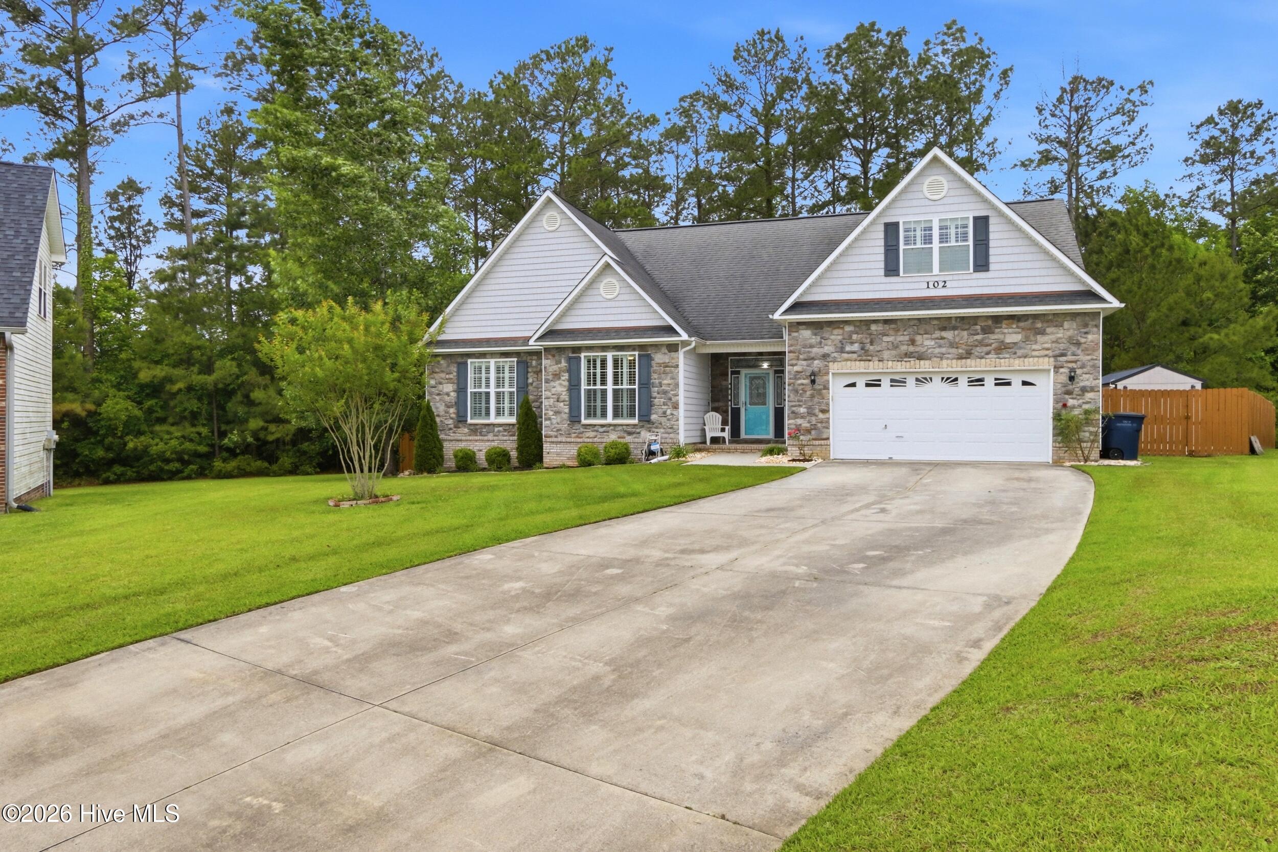 102 Kingswood Court