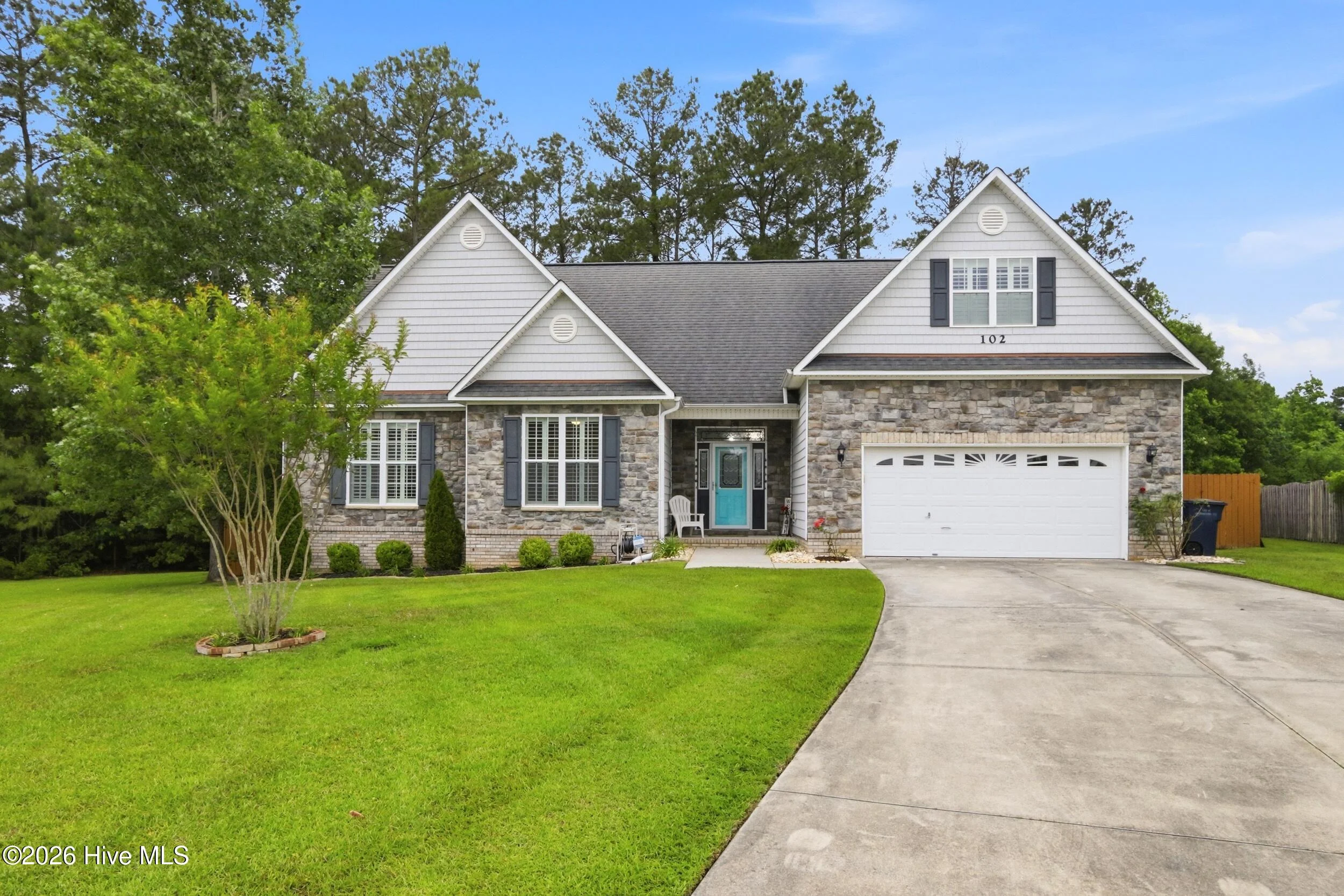 102 Kingswood Court