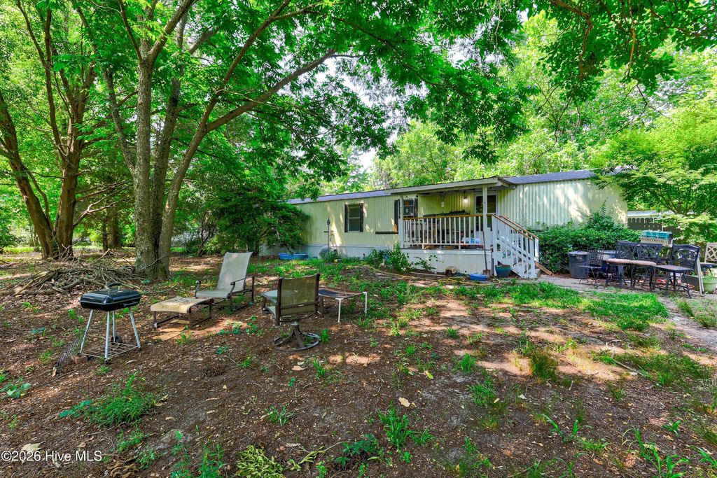 Photo of 315 Messer Loop Road, Burgaw, NC 28425 (MLS # 100580701)