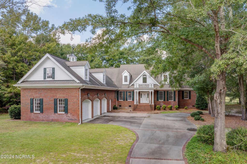 Photo of 140 River Woods Drive, Wallace, NC 28466 (MLS # 100468736)