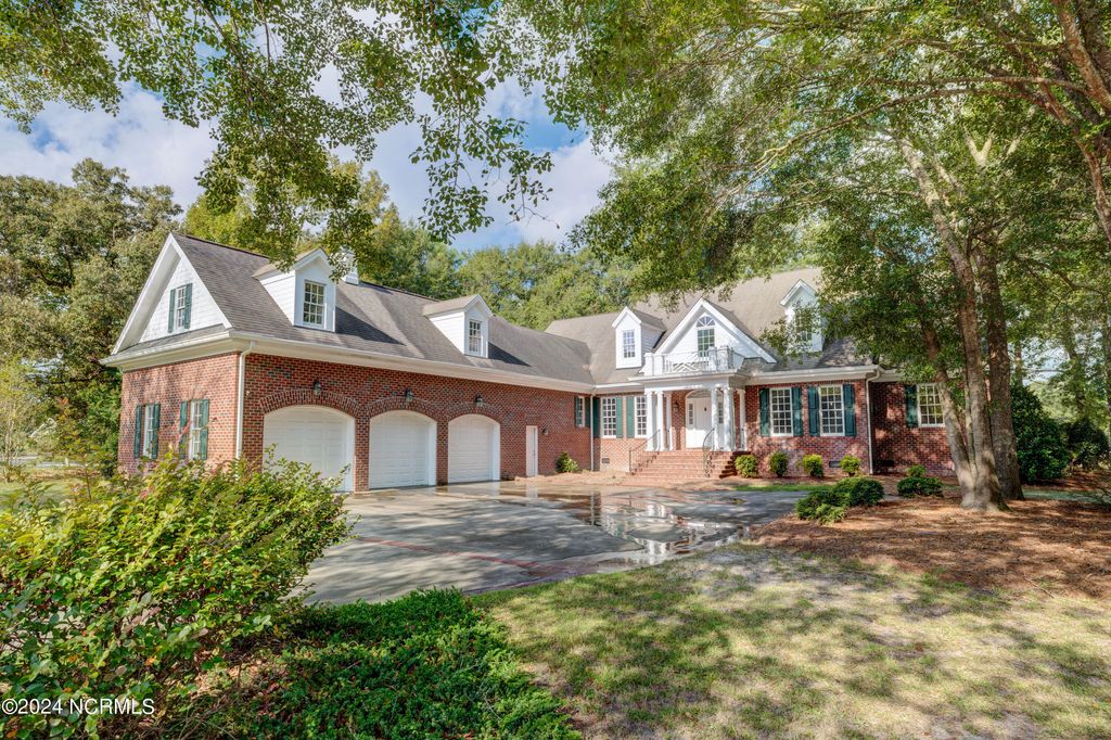 Photo of 140 River Woods Drive, Wallace, NC 28466 (MLS # 100468736)