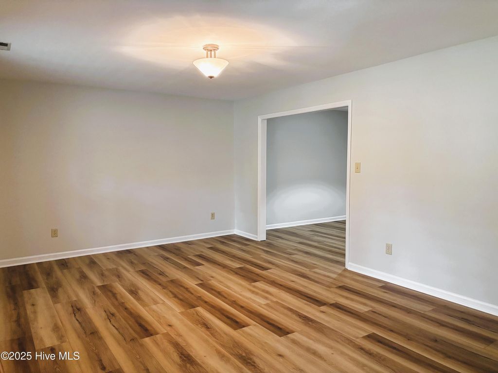 Photo of 173 Audubon Drive, Jacksonville, NC 28546 (MLS # 100522985)