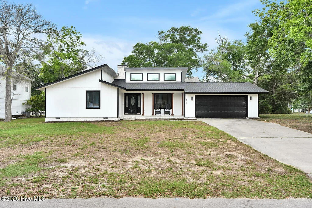 3307 E Oak Island Drive