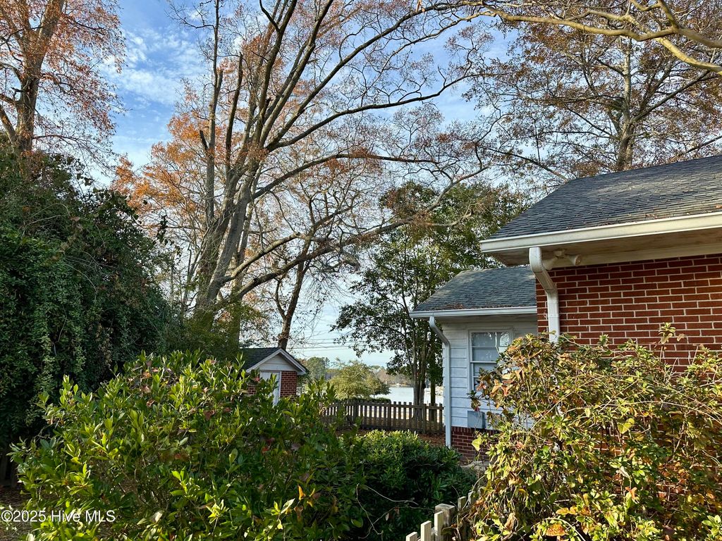 Photo of 101 S Main Street, Bath, NC 27808 (MLS # 100546772)