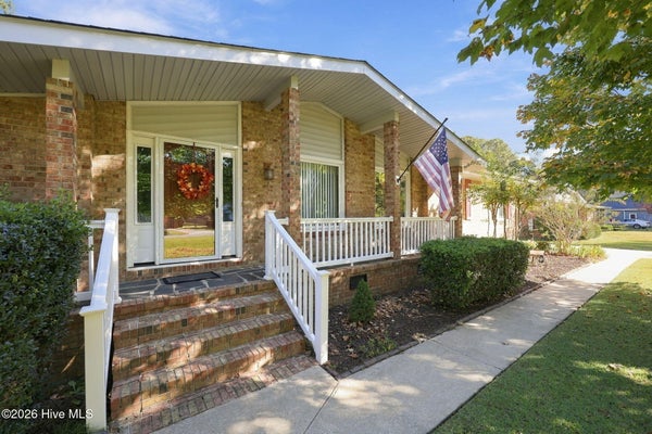 4902 CYPRESS SHORES DR, NEW BERN, NC 28562 - Image b53dc6f2f515e8132a9953a251e37a1a/64666993