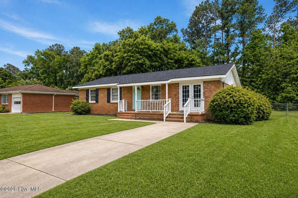 Photo of 12 Berkshire Drive, Jacksonville, NC 28546 (MLS # 100570985)