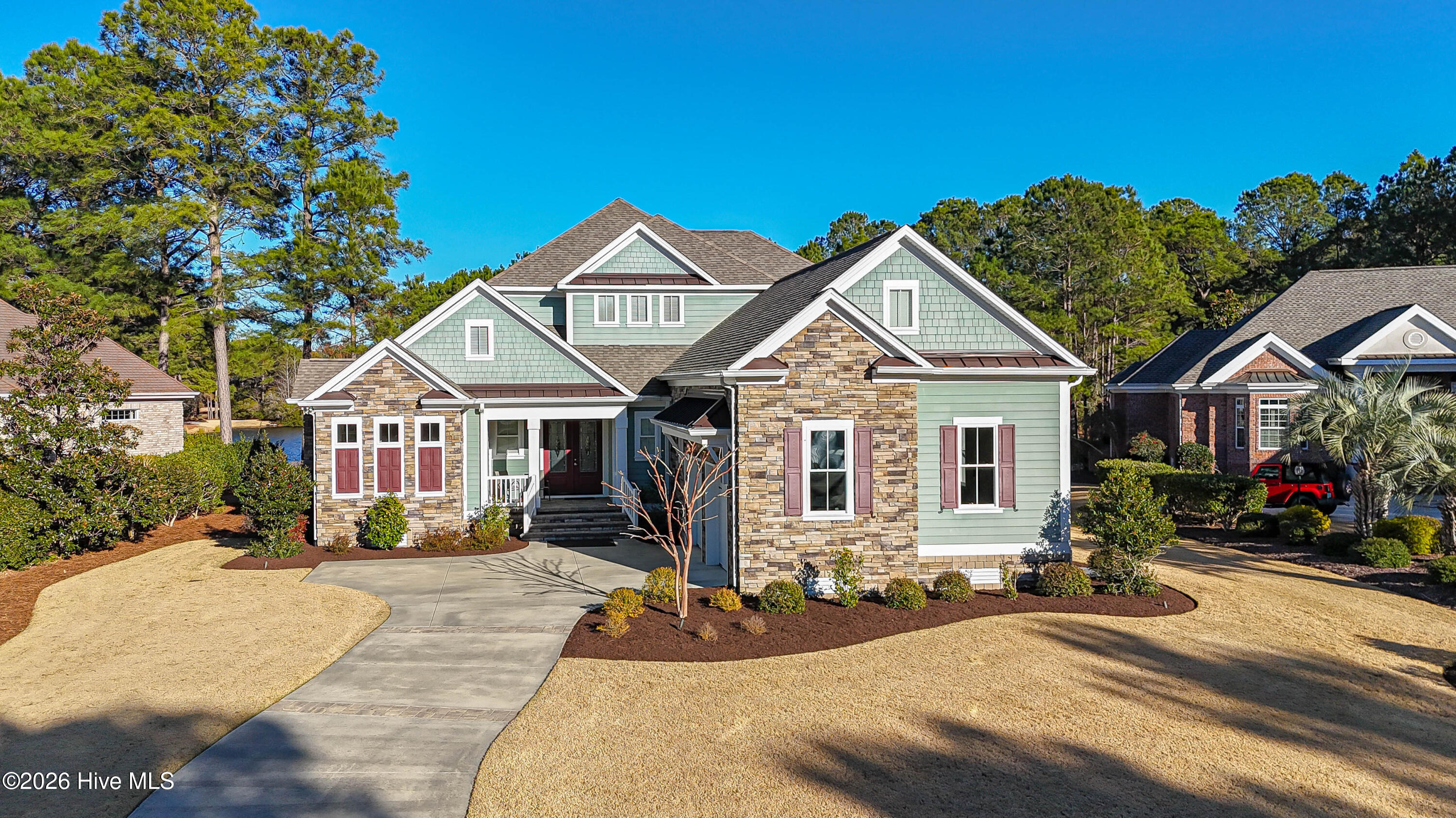 588 Westchester Place SW