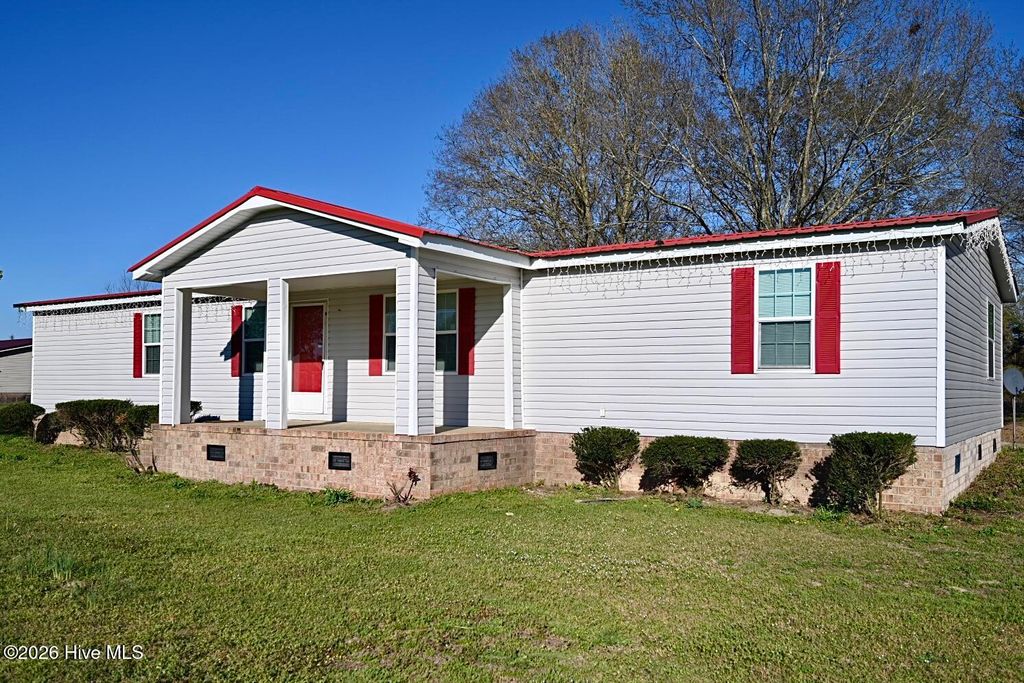 Photo of 8773 Garland Highway Hwy, Clinton, NC 28328 (MLS # 100561423)