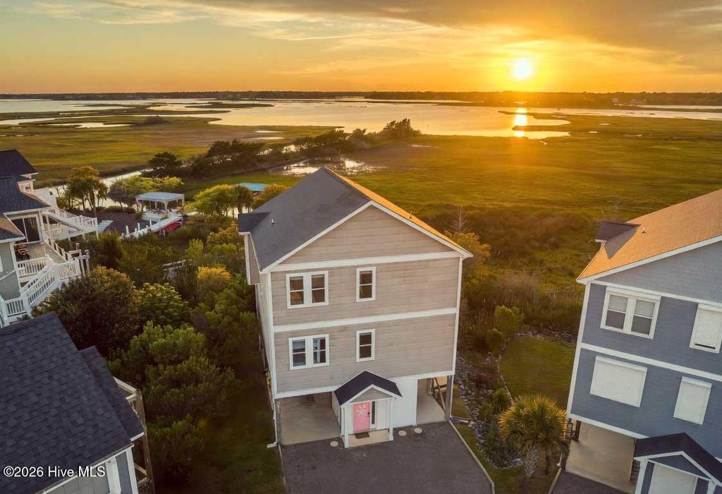 Photo of 331 Oceanaire Lane, Surf City, NC 28445 (MLS # 100567995)