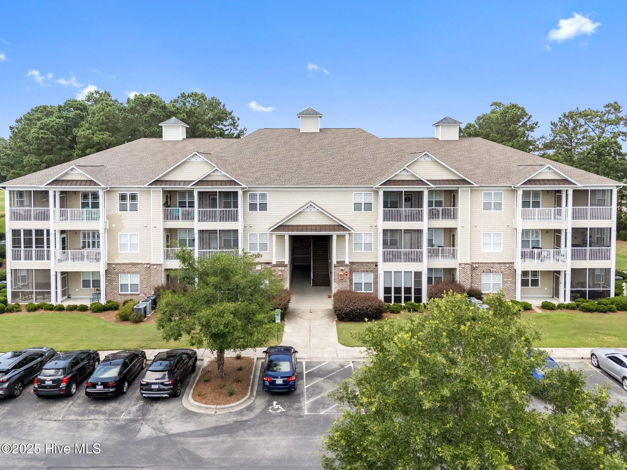 250 Woodlands Way Unit Unit 14