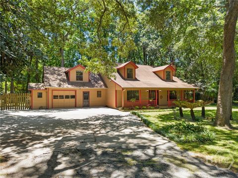 Homes For Sale - 9 W Coquena Circle<br/> Savannah, GA 31410