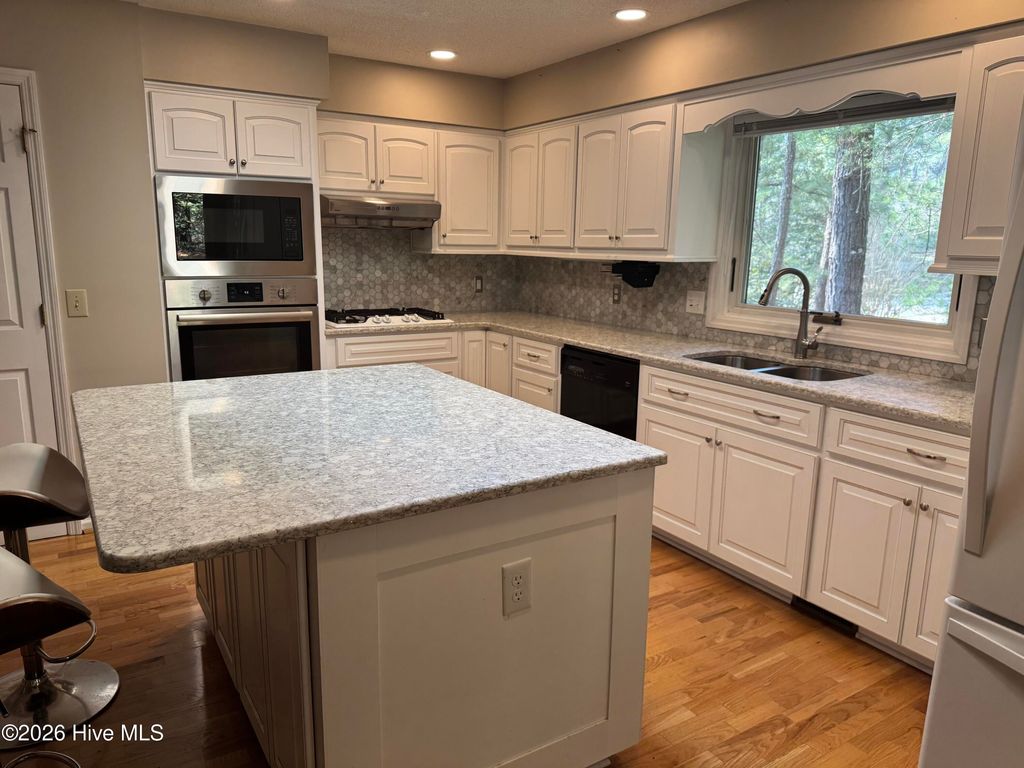 Photo of 33 Thunderbird Circle, Pinehurst, NC 28374 (MLS # 100560893)