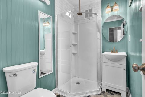 Tiny photo for 610 N Topsail Drive, Surf City, NC 28445 (MLS # 100550630)