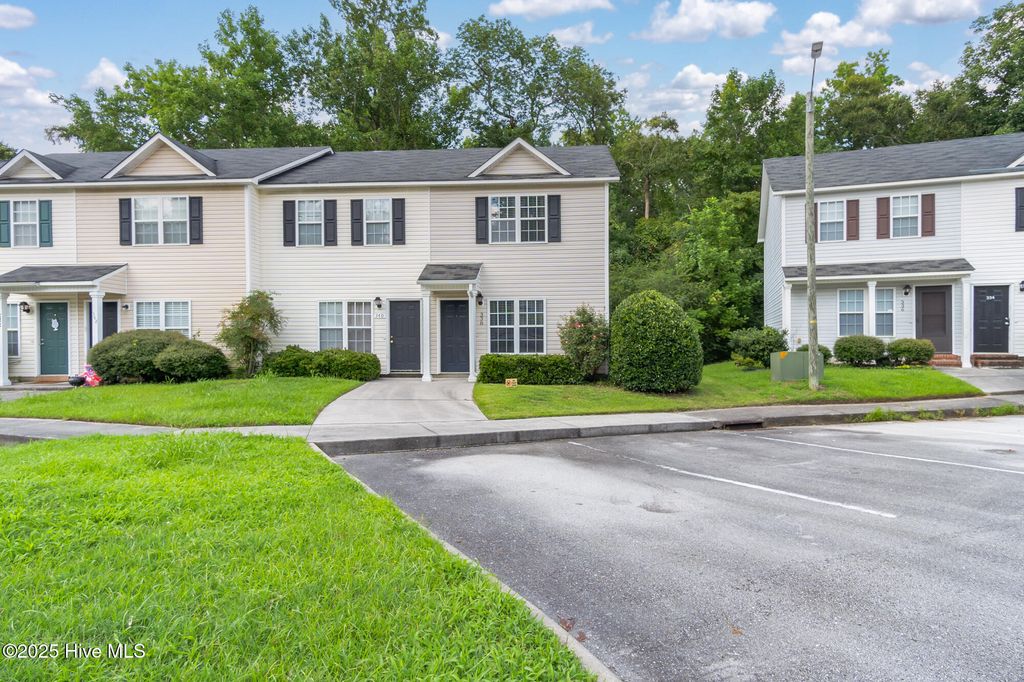 Photo of 338 Bracken Place, Jacksonville, NC 28540 (MLS # 100546493)
