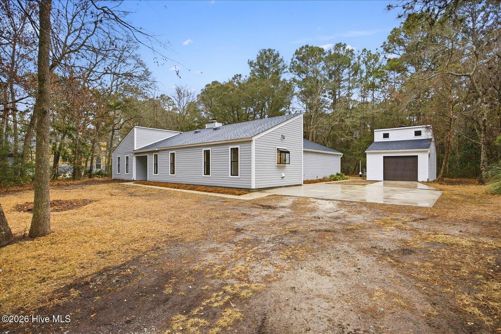 Photo of 214 Shore Point Drive, Wilmington, NC 28411 (MLS # 100554206)