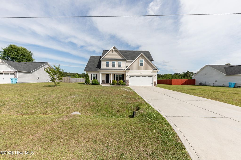 Photo of 108 Easton Drive, Richlands, NC 28574 (MLS # 100572352)