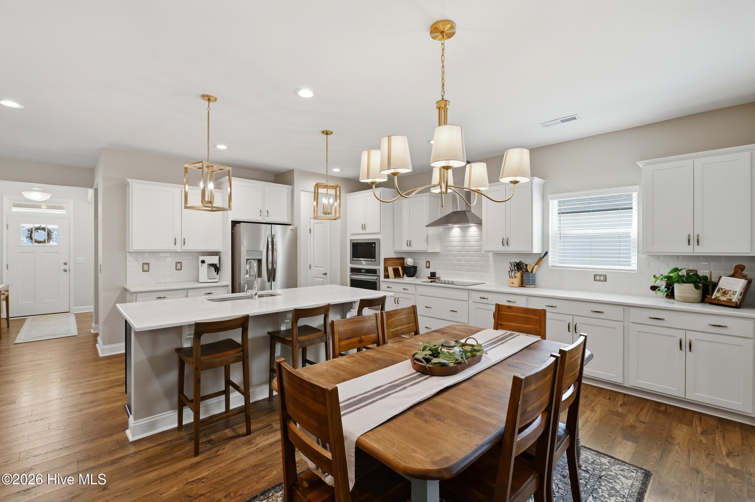 221 E Red Head Circle