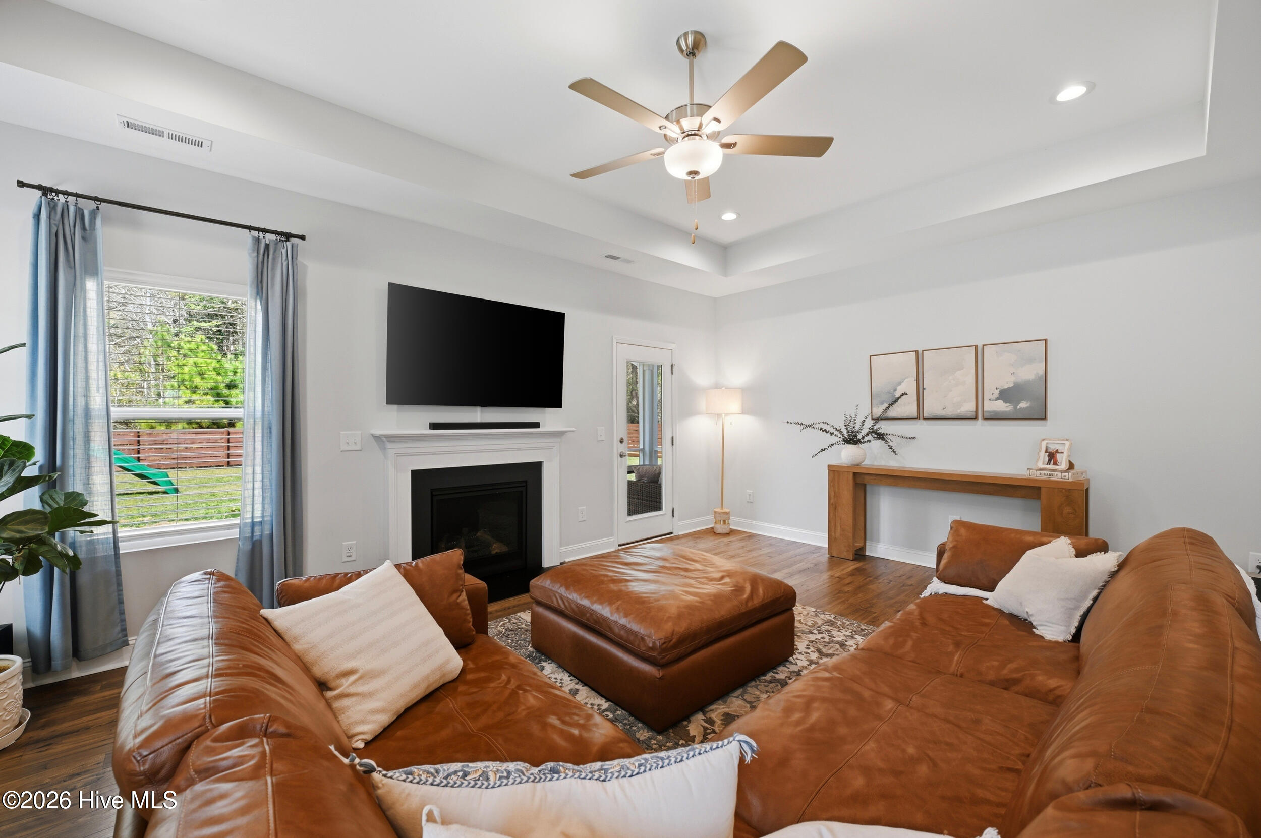 221 E Red Head Circle