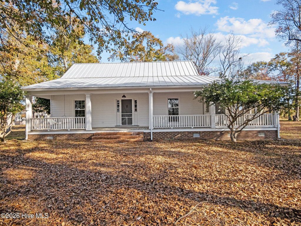 Photo of 2229 Sloop Point Loop Road, Hampstead, NC 28443 (MLS # 100554619)