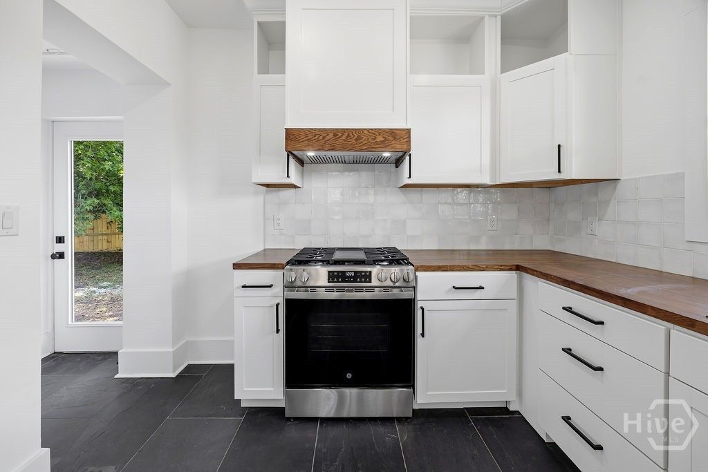 Photo of 721 W 47th Street, Savannah, GA 31405 (MLS # SA354652)