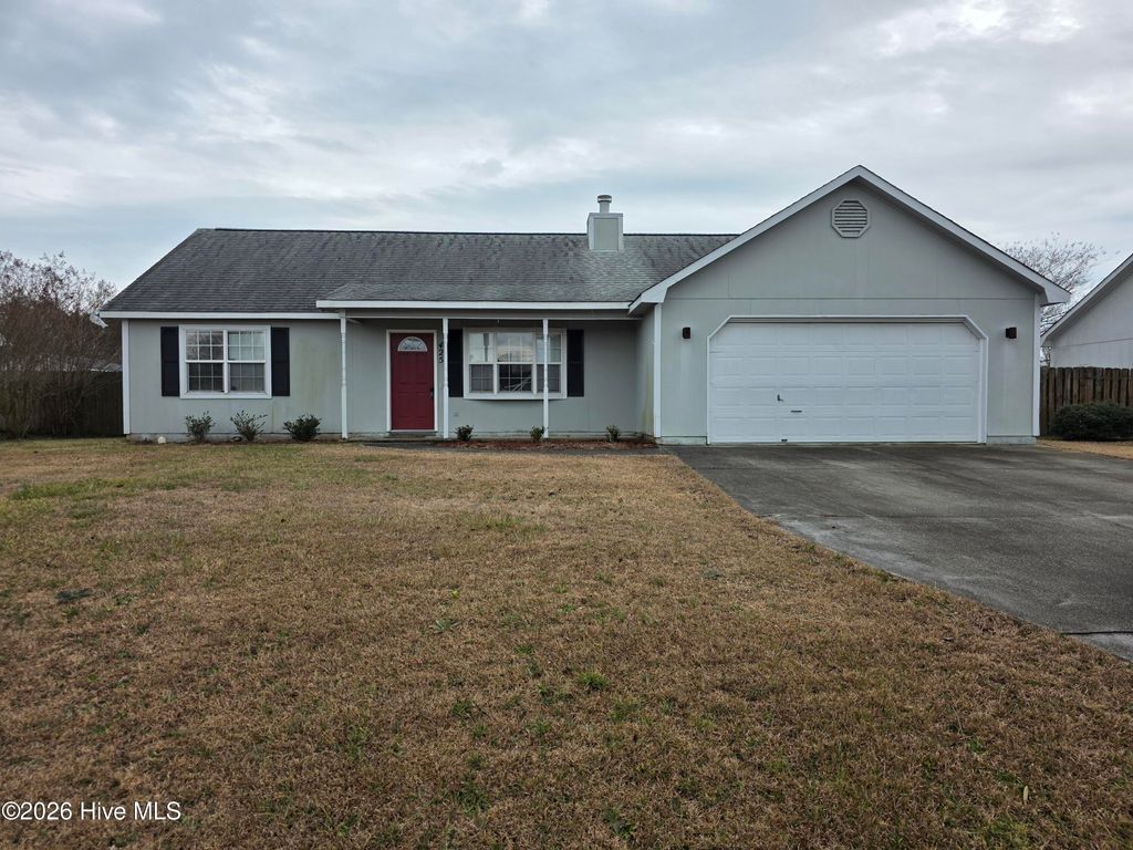 Photo of 425 Dion Drive, Hubert, NC 28539 (MLS # 100555811)