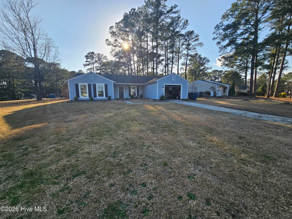 Photo of 635 Shadowridge Road, Jacksonville, NC 28546 (MLS # 100559274)