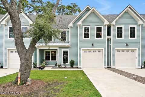 Photo of 114 W 14th Street #B, Southport, NC 28461 (MLS # 100514190)