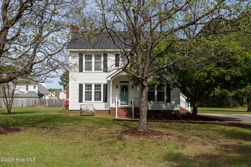 Photo of 2305 N Miller Circle, Winterville, NC 28590 (MLS # 100566152)