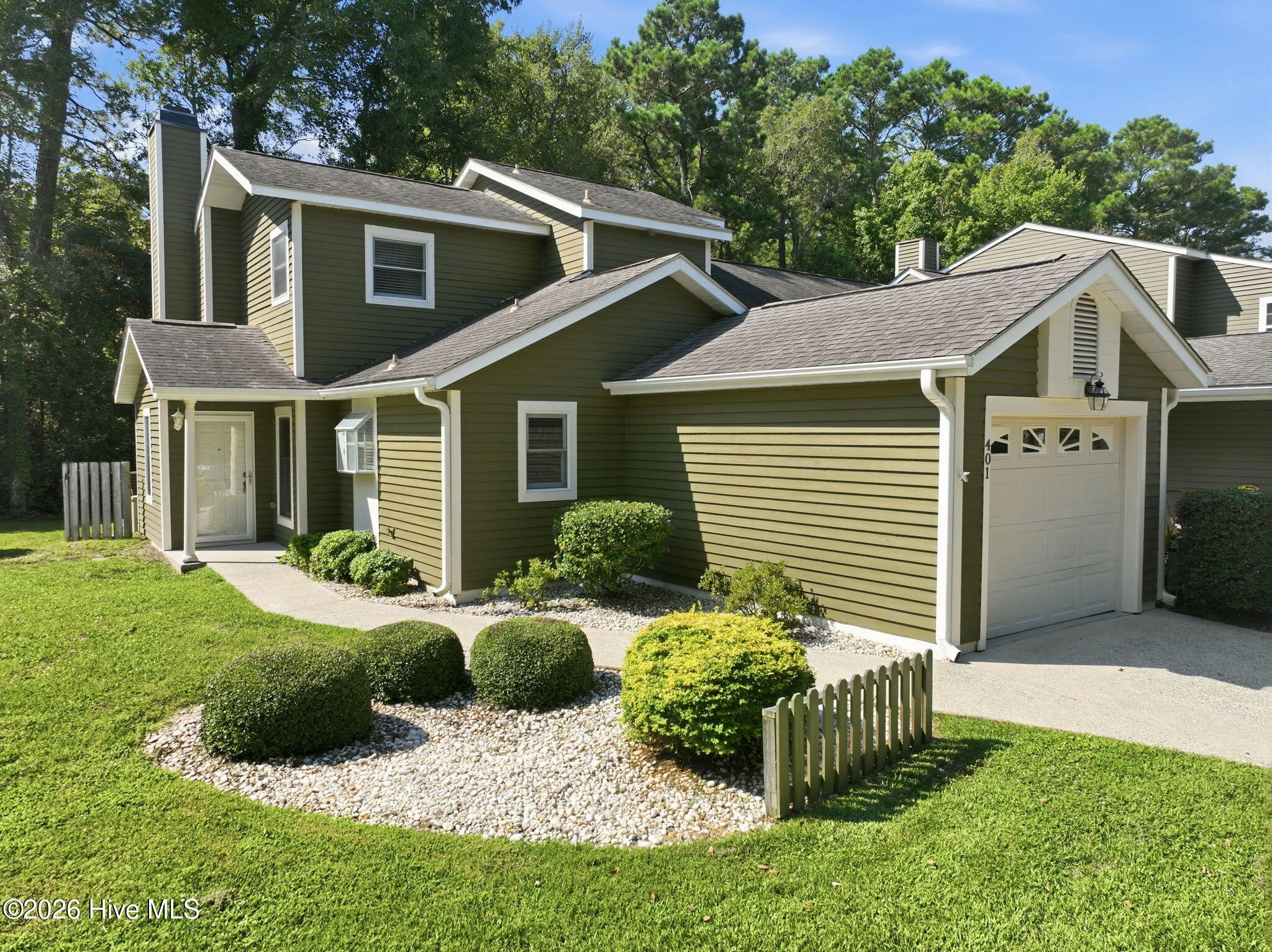 401 Cedarwood Village