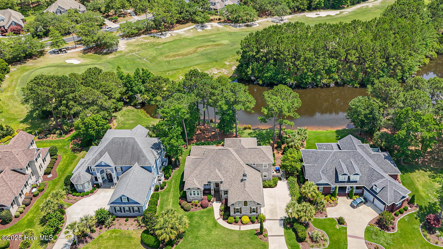 558 Westchester Place SW