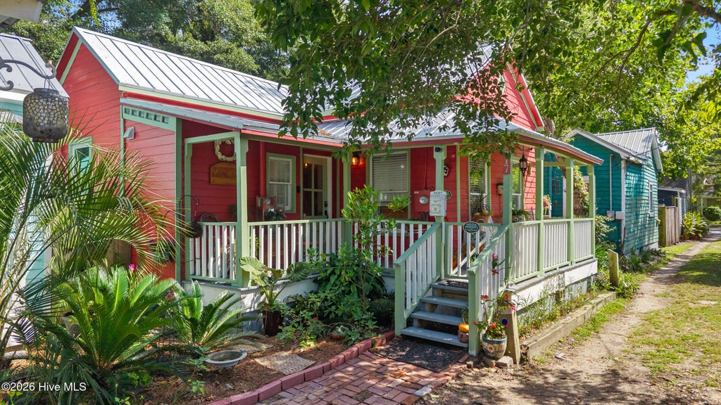 Photo of 617 Fullwood Street, Wilmington, NC 28401 (MLS # 100607352)