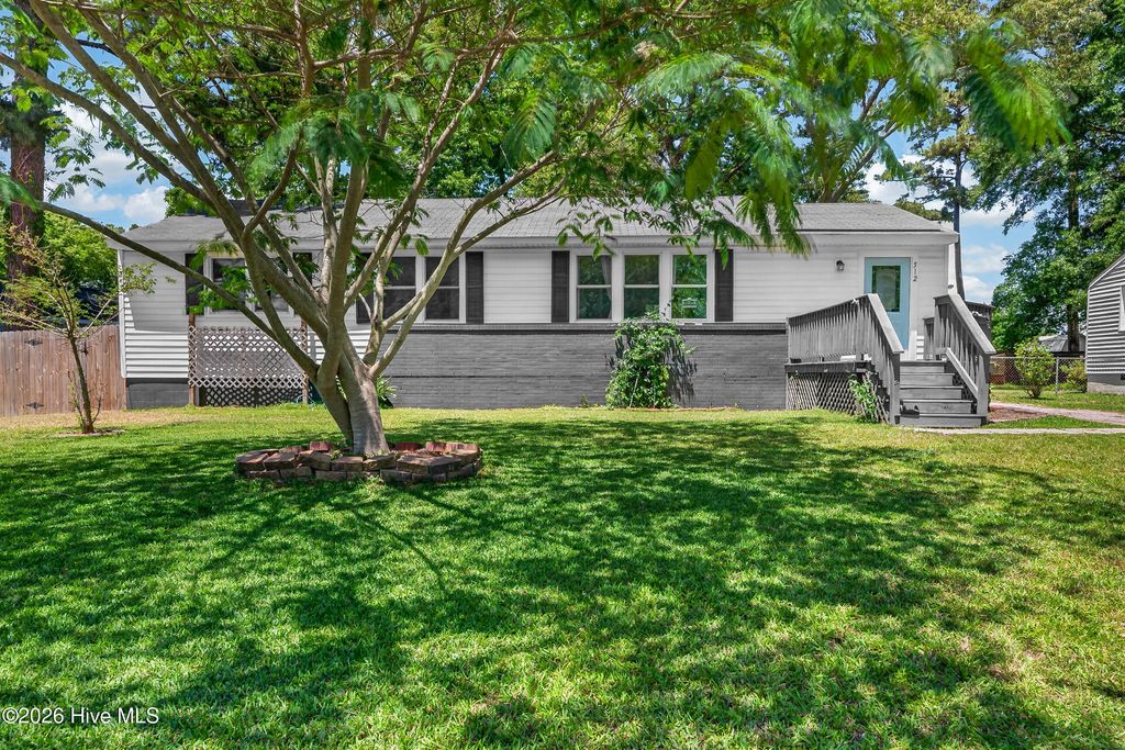 Photo of 512 Woodhaven Drive, Jacksonville, NC 28540 (MLS # 100575649)