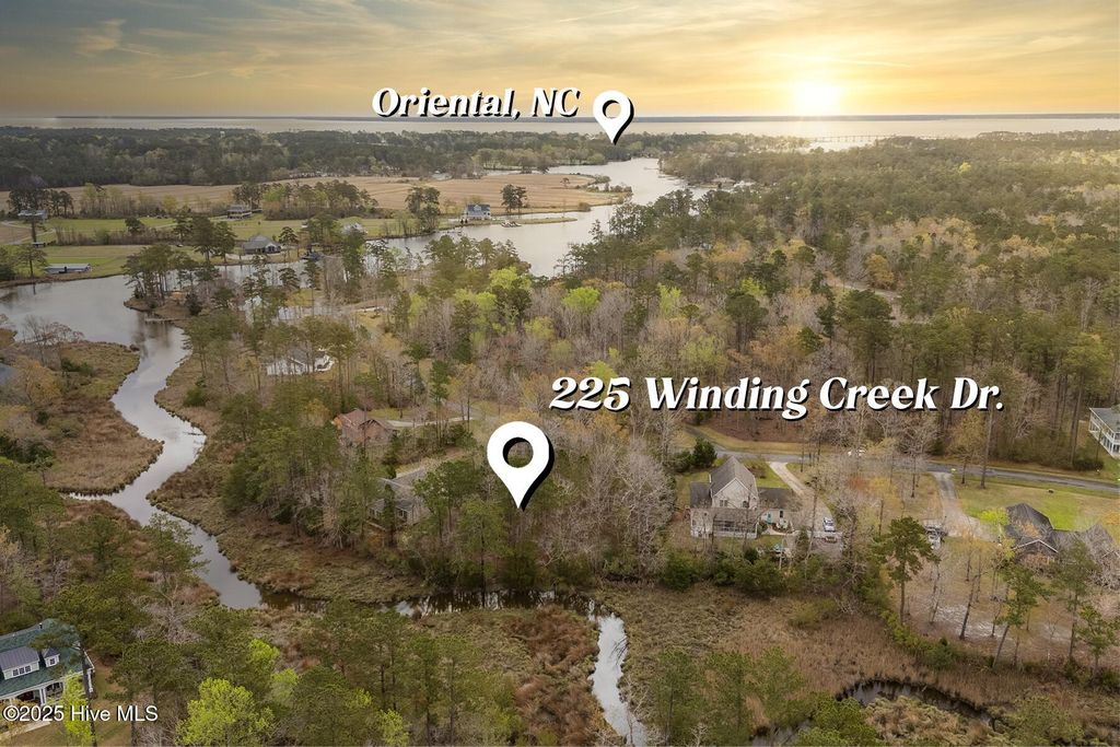 Photo of 225 Winding Creek Drive, Oriental, NC 28571 (MLS # 100498960)